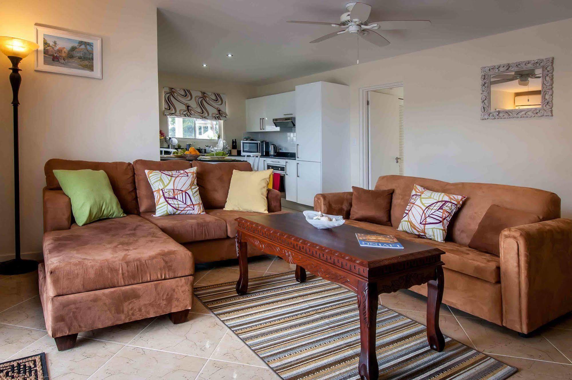Lantana Barbados Condos Saint James Eksteriør bilde