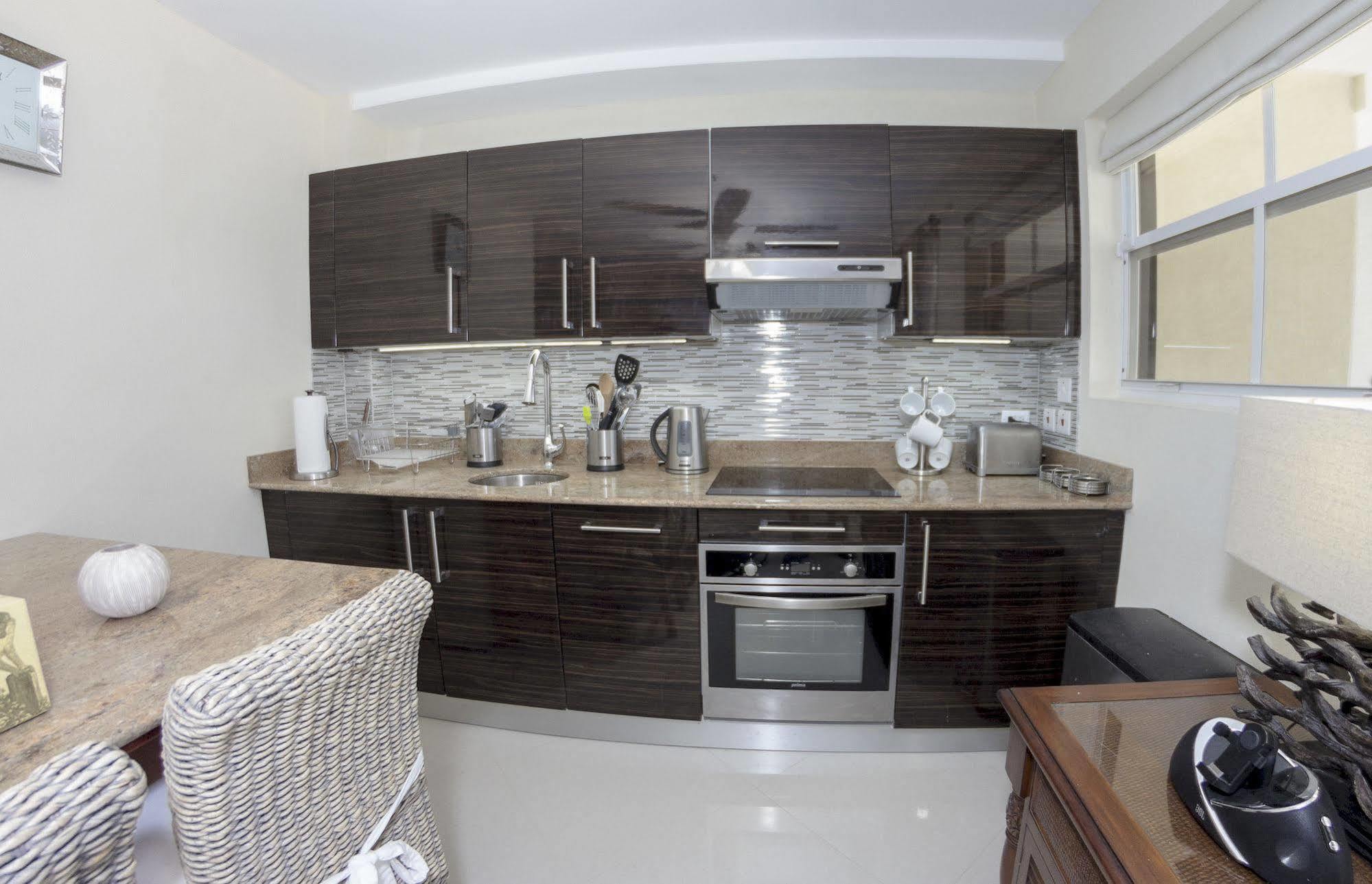 Lantana Barbados Condos Saint James Eksteriør bilde